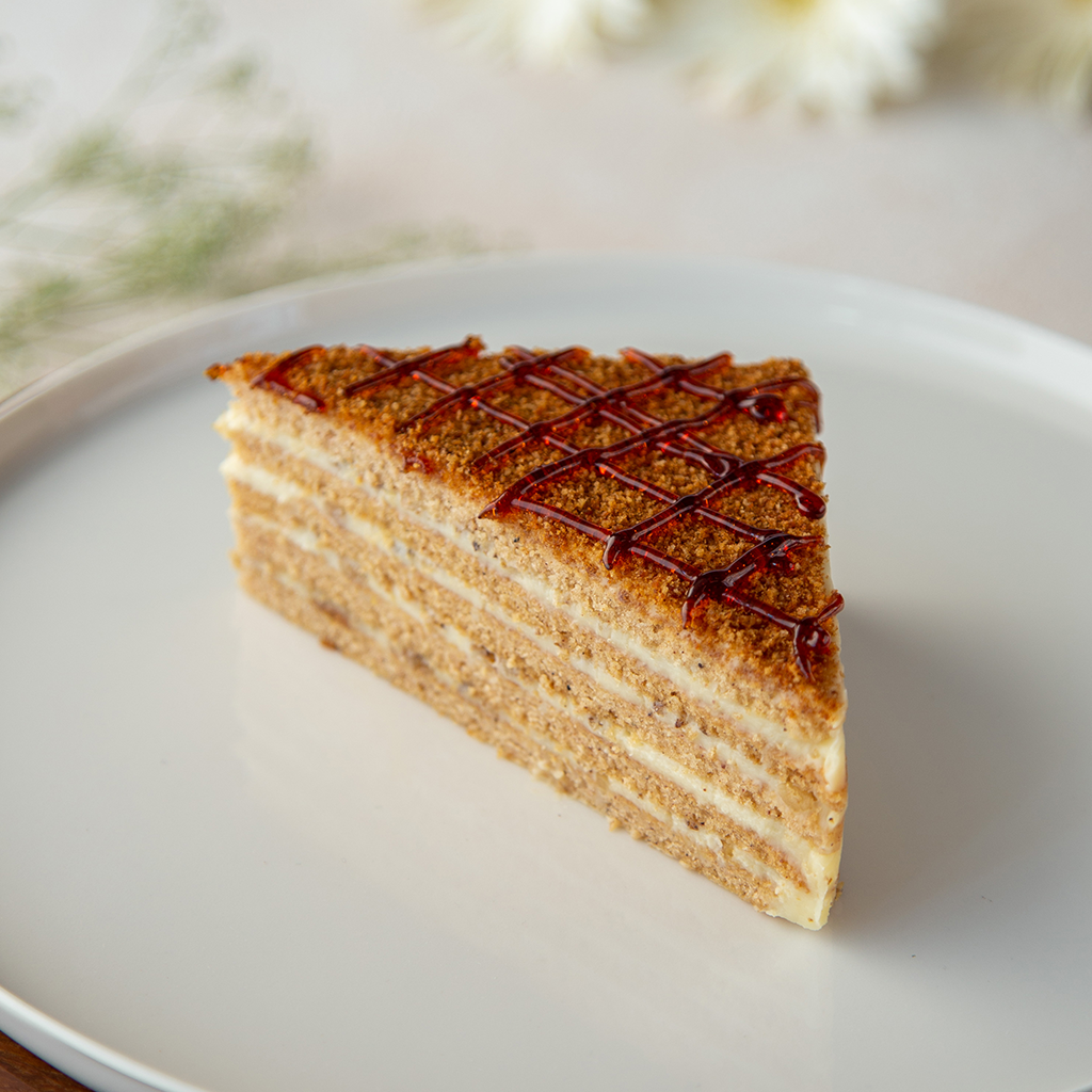 BALLI CEVİZLİ PASTA