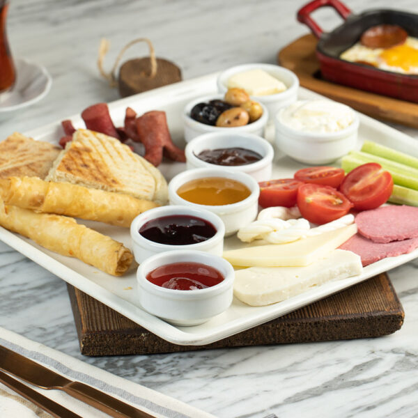 KIRMIZI KAHVALTI TABAĞI